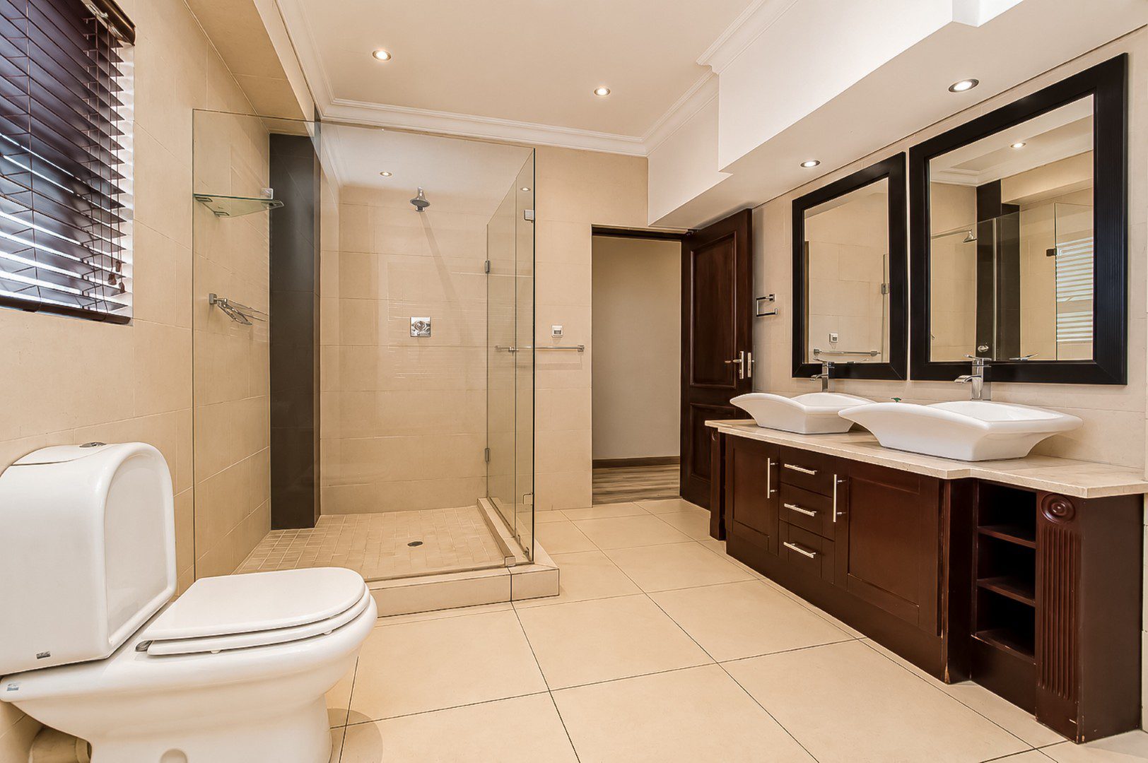 Golden Crest Estate | Executive 5 Bedroom Family Residence