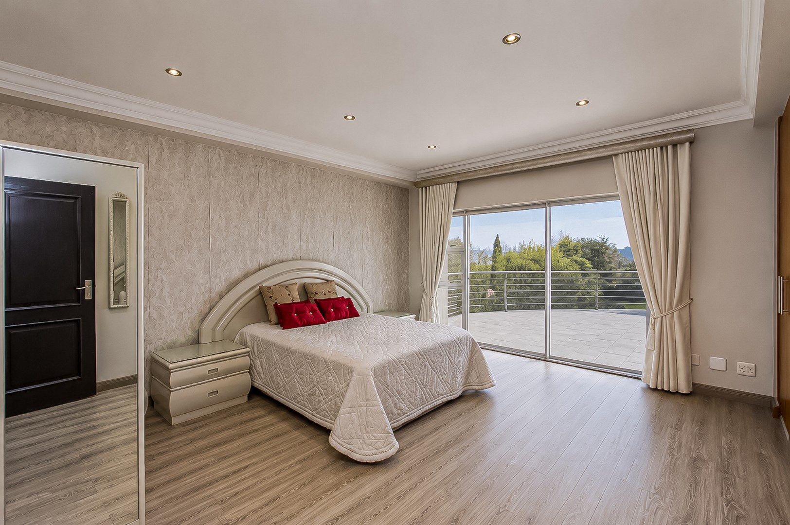 Golden Crest Estate | Executive 5 Bedroom Family Residence
