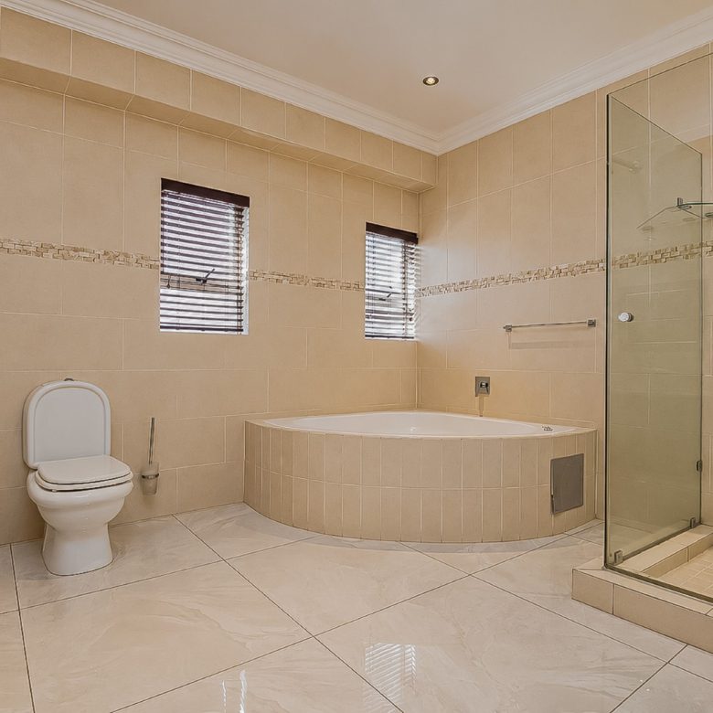 Golden Crest Estate | Executive 5 Bedroom Family Residence