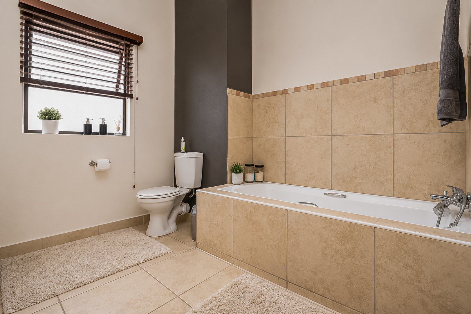 Hartbeespoort | Prestigious 4 Bedroom Family Home in Leloko Eco Lifestyle Estate