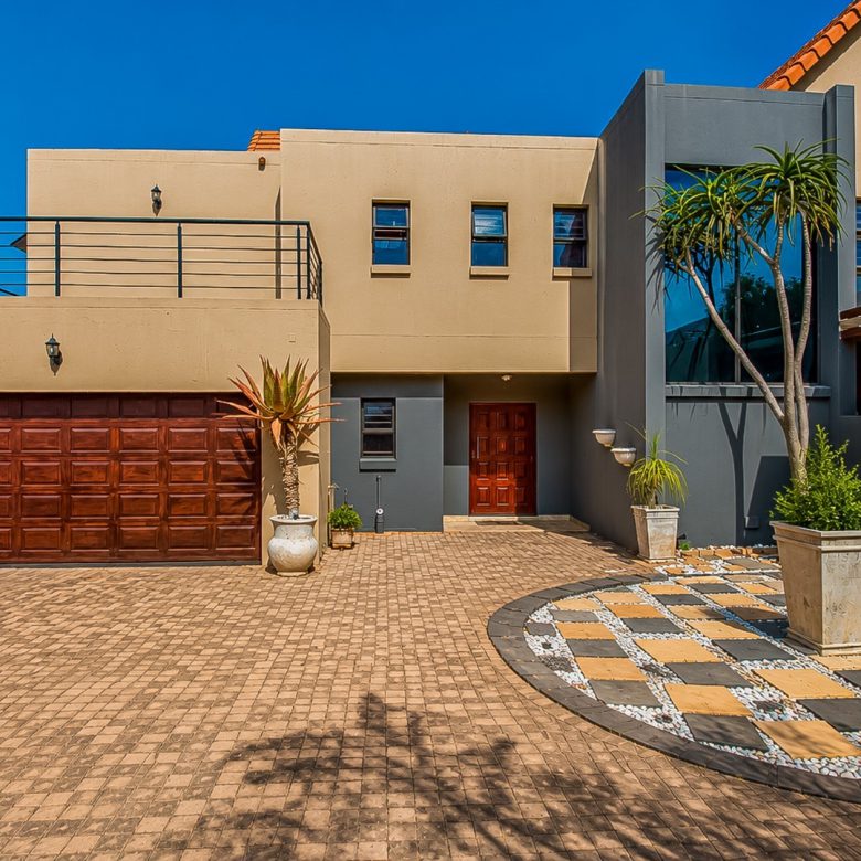 Hartbeespoort | Prestigious 4 Bedroom Family Home in Leloko Eco Lifestyle Estate