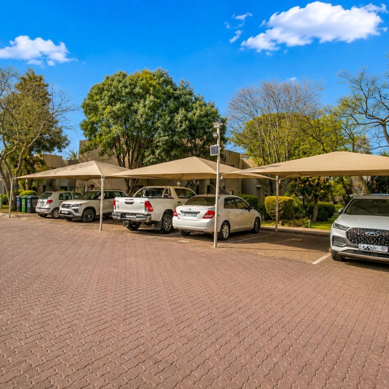 Newmarket Park | Exceptional 3 Bedroom Duplex
