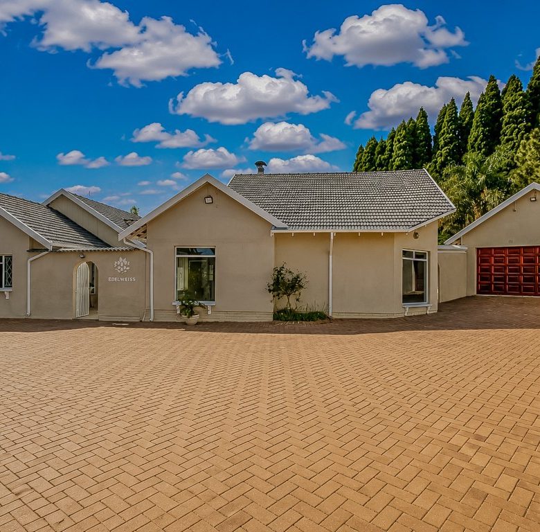 Bedfordview | Panhandle 4 Bedroom Family Home