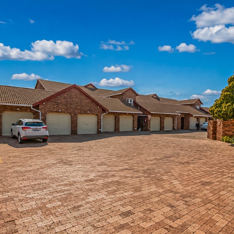 Mayfield Park | Newly Renovated 2 Bedroom Cluster