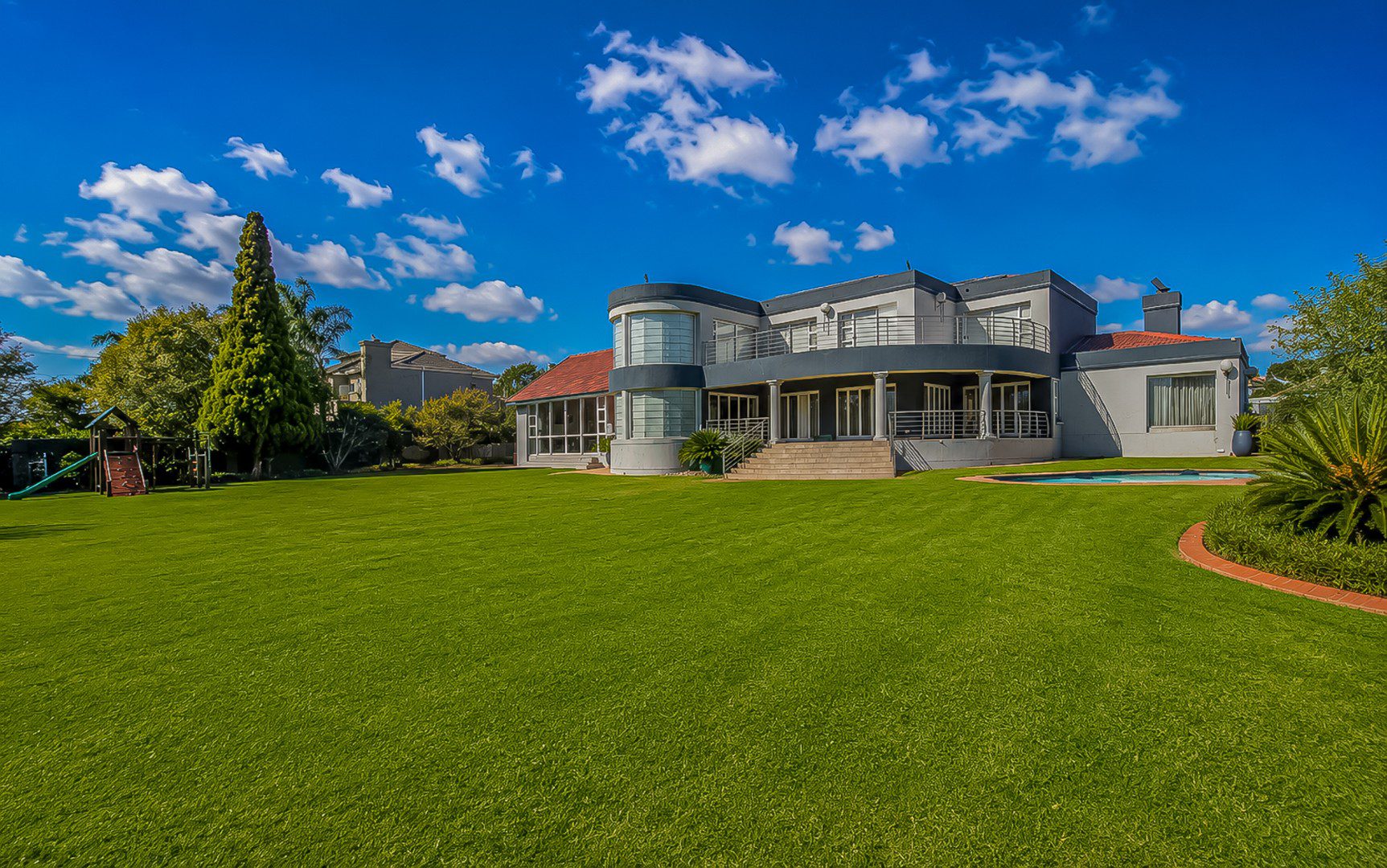 Golden Crest Estate | Executive 5 Bedroom Family Residence