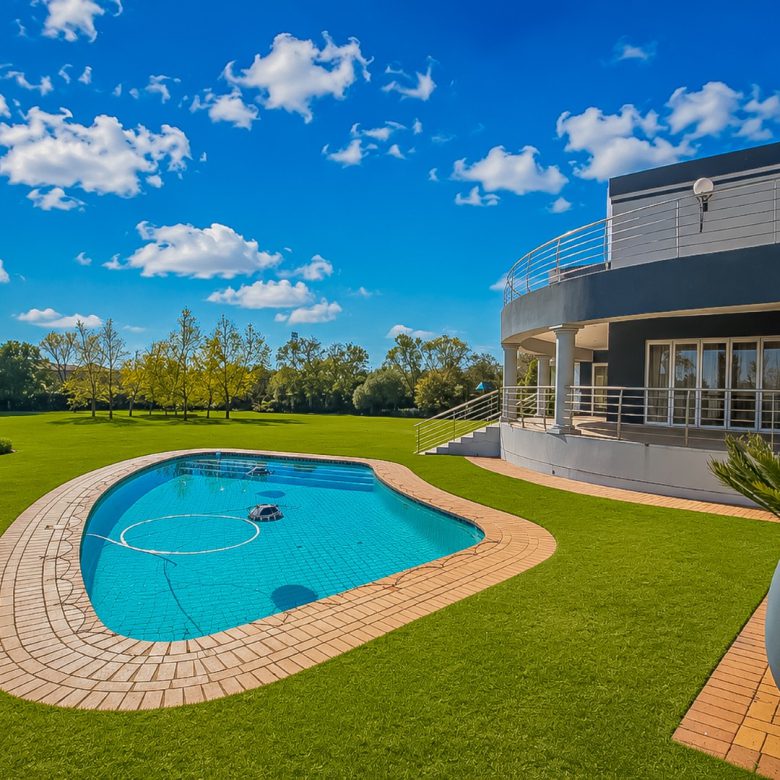 Golden Crest Estate | Executive 5 Bedroom Family Residence