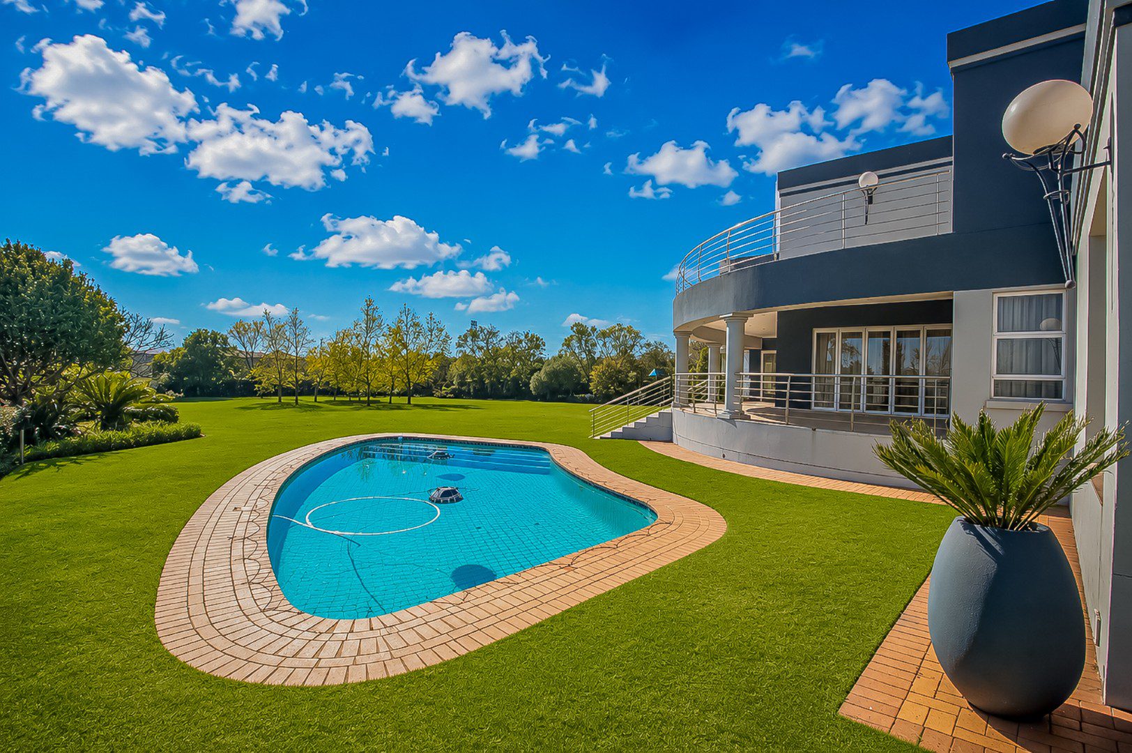Golden Crest Estate | Executive 5 Bedroom Family Residence