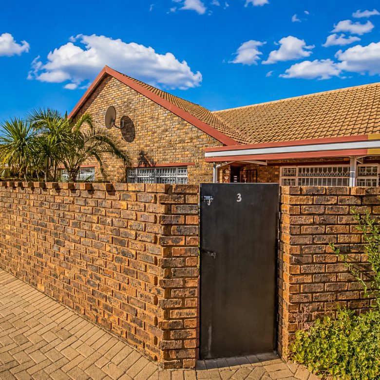 Mayfield Park | Newly Renovated 2 Bedroom Cluster