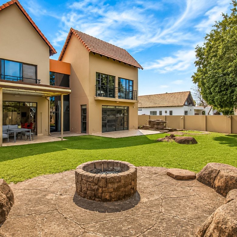 Hartbeespoort | Prestigious 4 Bedroom Family Home in Leloko Eco Lifestyle Estate