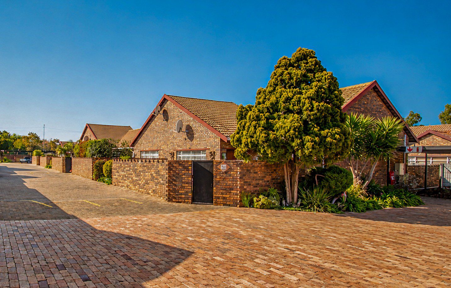 2 Mayfield Park | Newly Renovated 2 Bedroom Cluster