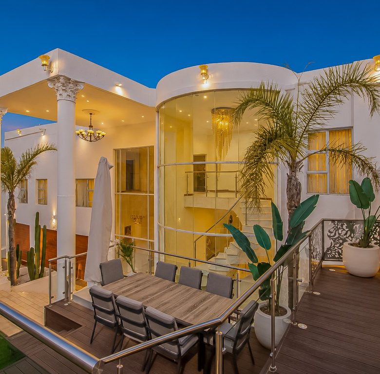 Bassonia | Luxury Mansion with Golf Course Views