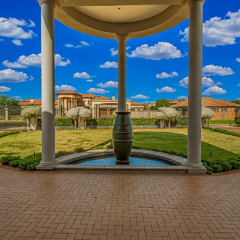 Golden Crest Estate | Executive 5 Bedroom Family Residence