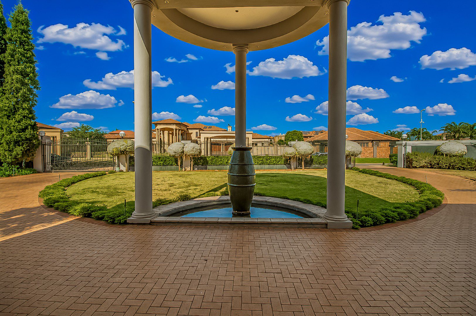 Golden Crest Estate | Executive 5 Bedroom Family Residence