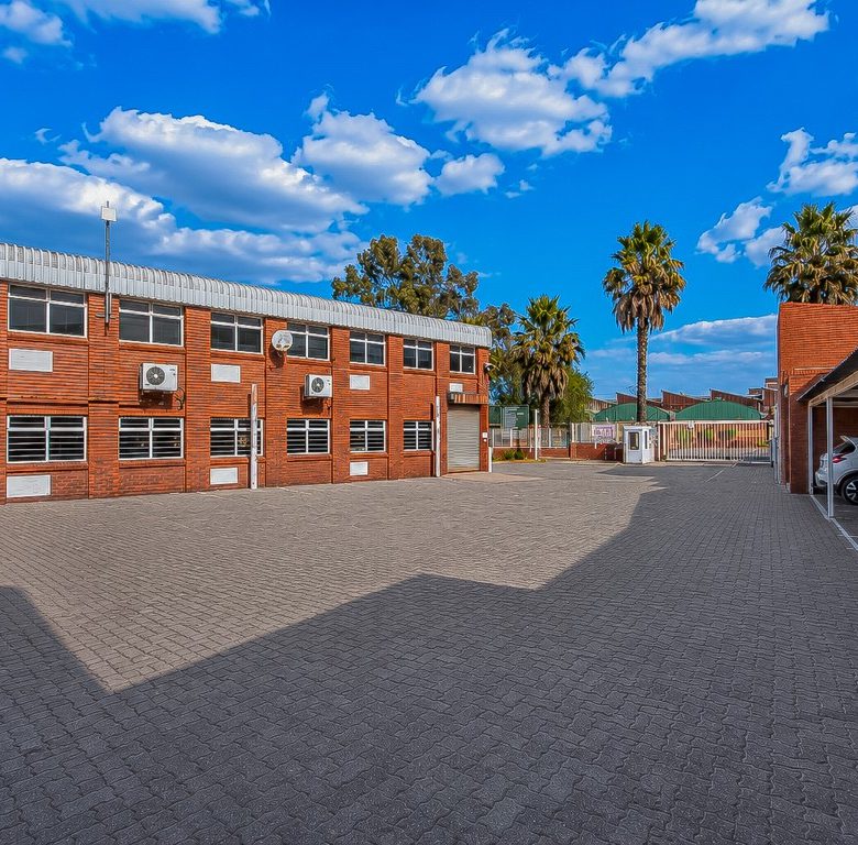 Selby | Exceptional 3 168 m² Industrial Property