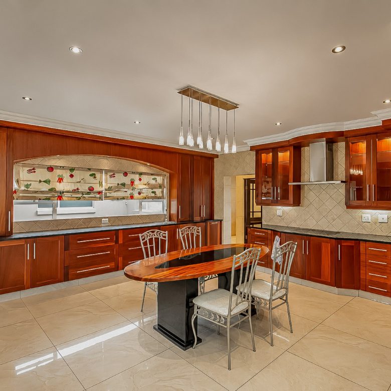Golden Crest Estate | Executive 5 Bedroom Family Residence