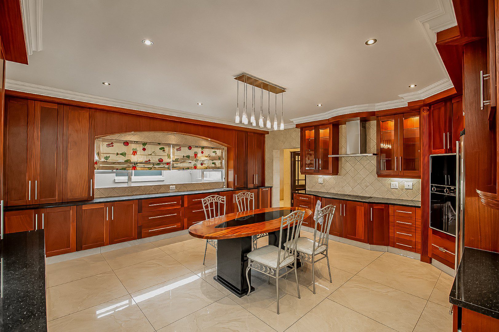 Golden Crest Estate | Executive 5 Bedroom Family Residence