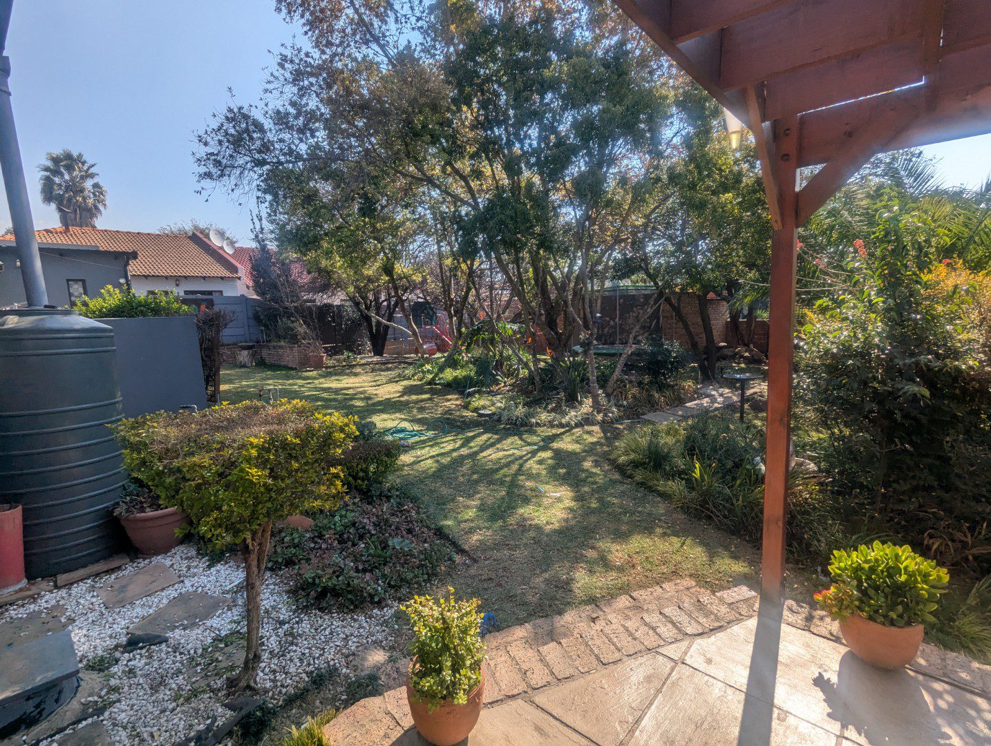 6 Mondeor | Exceptional 6 Bedroom Home + 2 Flatlets
