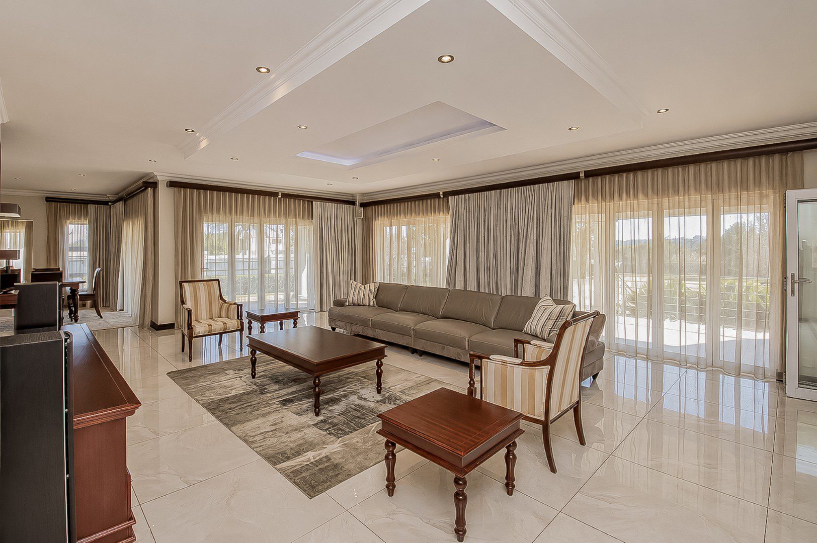 Golden Crest Estate | Executive 5 Bedroom Family Residence