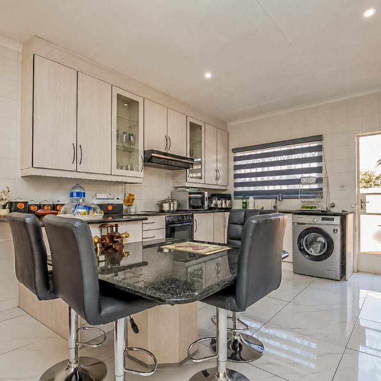 Mayfield Park | Newly Renovated 2 Bedroom Cluster