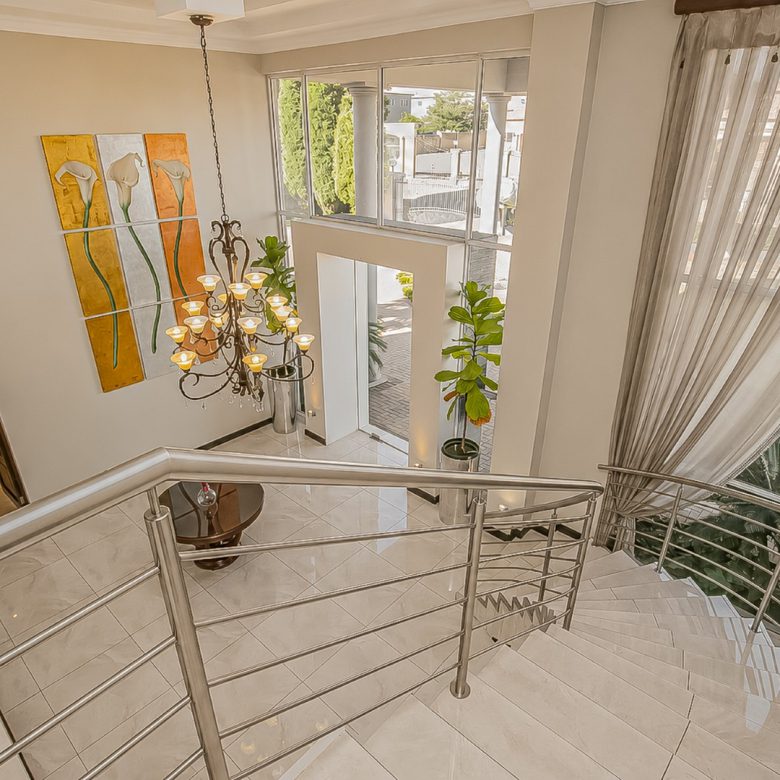 Golden Crest Estate | Executive 5 Bedroom Family Residence