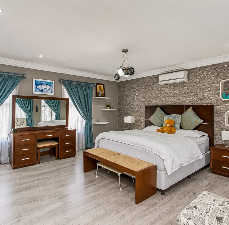 Lakefield, Benoni | 5 Bedroom Luxury Full-Title Home
