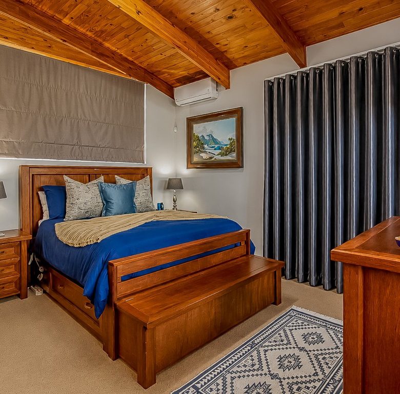Schoemansville, Hartbeespoort | 3 Bedroom Sectional Title Home with Panoramic Dam Views