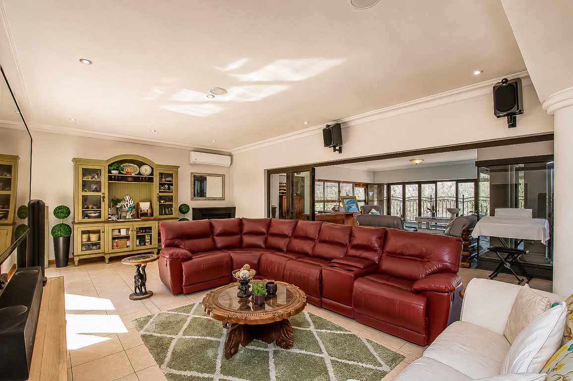 Hartbeespoort | Luxury 3-Storey 5-Bedroom Estate Home