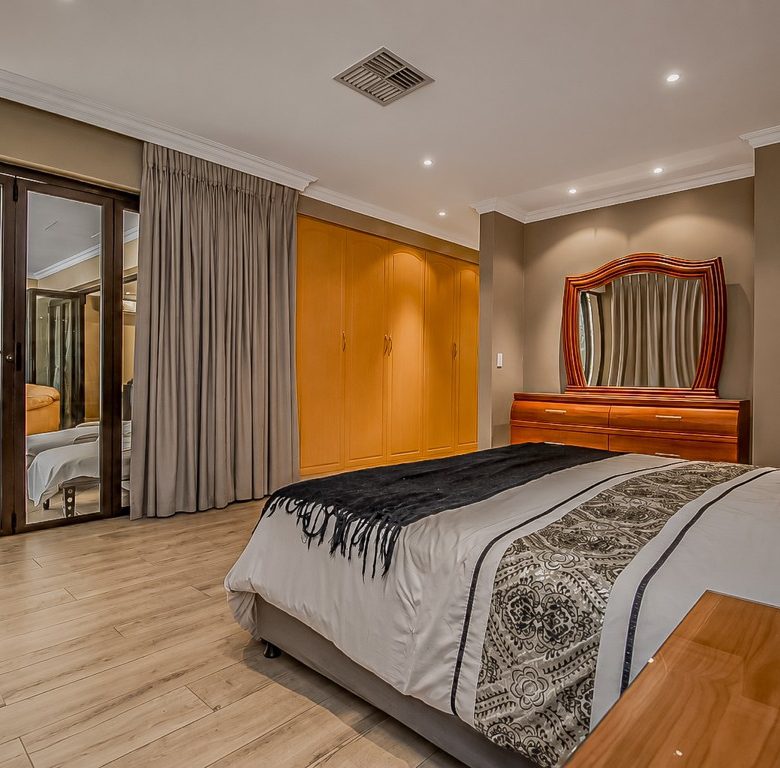 Hartbeespoort | Prestigious 4 Bedroom Golf Estate Home