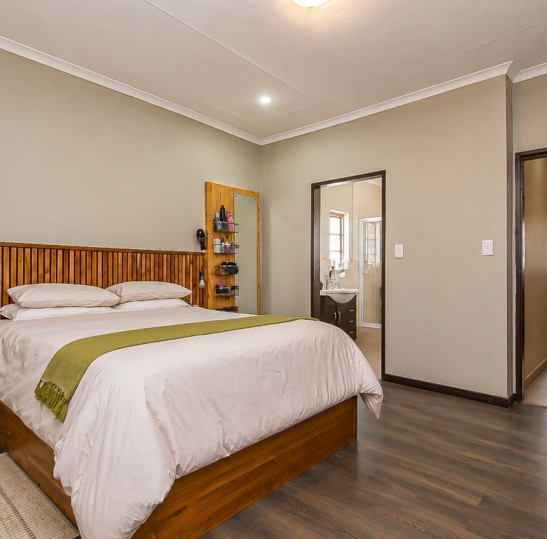 Meerhof, Hartbeespoort | Elegant Double-Storey 3 Bedroom Home in Glenivy Estate