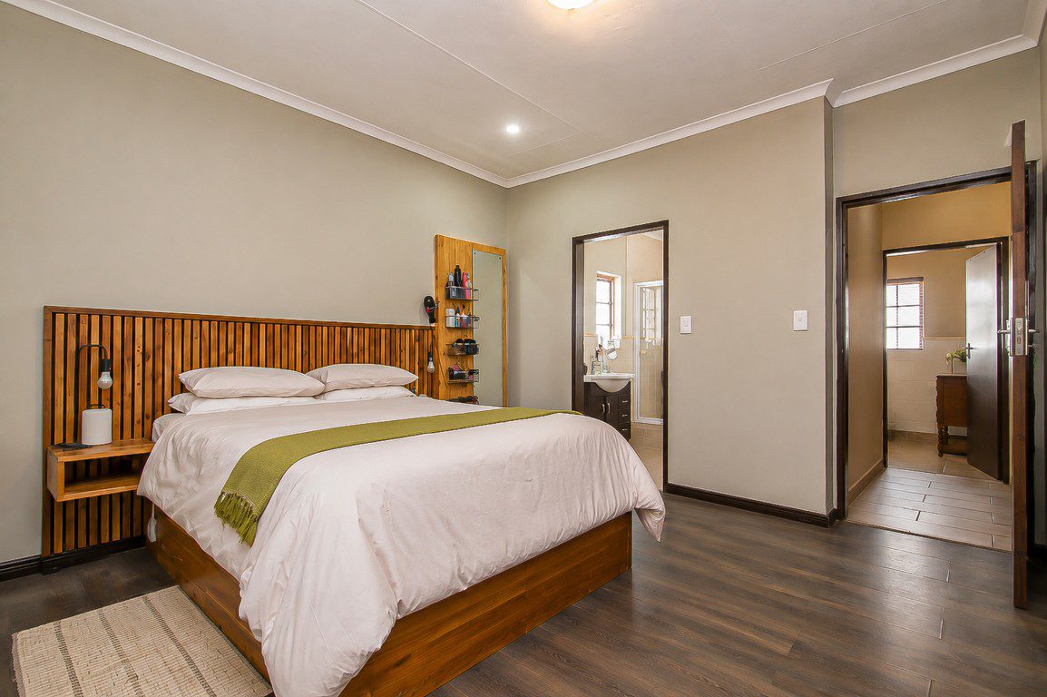 1154