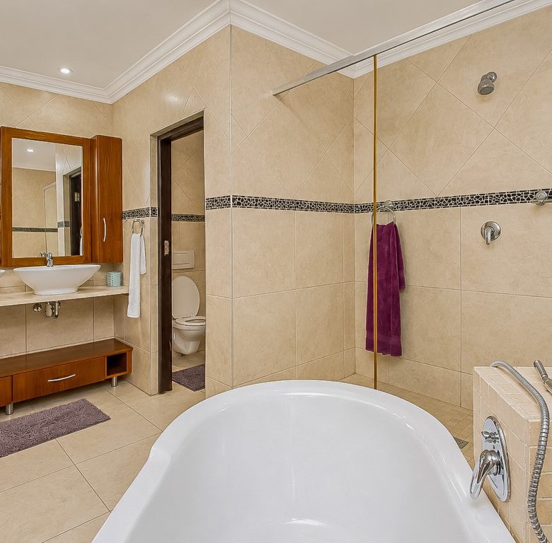 Edenvale | 5 Bedroom Double Storey Home with 3 Flatlets