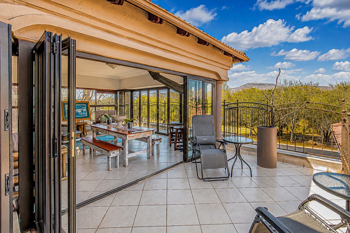 Hartbeespoort | Luxury 3-Storey 5-Bedroom Estate Home