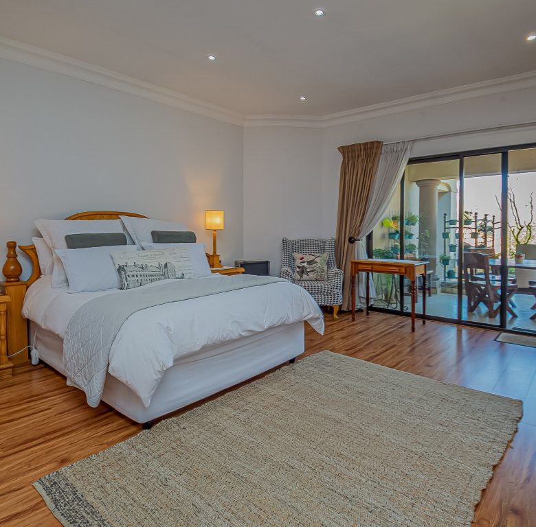 Hartbeespoort | Luxury 3-Storey 5-Bedroom Estate Home