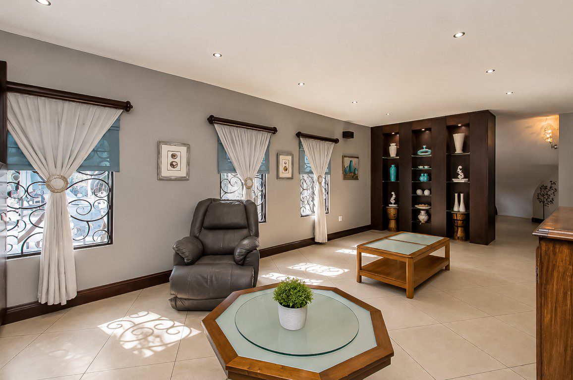 Lakefield, Benoni | 5 Bedroom Luxury Full-Title Home
