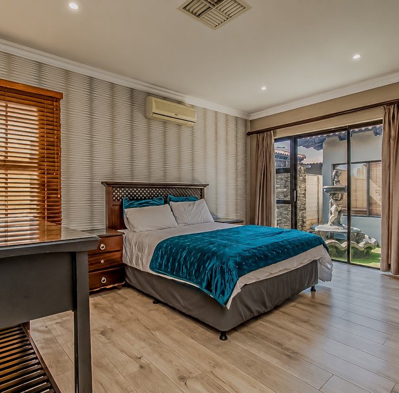 Hartbeespoort | Prestigious 4 Bedroom Golf Estate Home