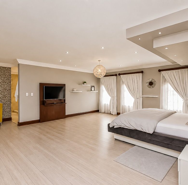 Lakefield, Benoni | 5 Bedroom Luxury Full-Title Home