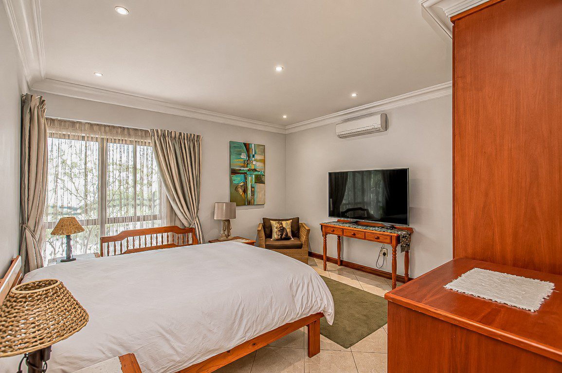 Hartbeespoort | Luxury 3-Storey 5-Bedroom Estate Home