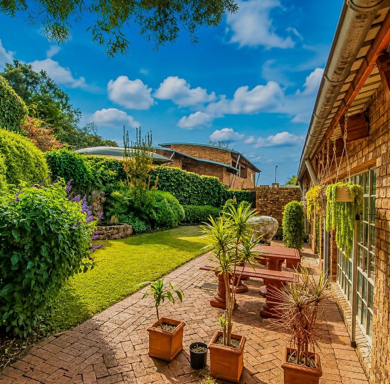 Schoemansville, Hartbeespoort | 3 Bedroom Sectional Title Home with Panoramic Dam Views