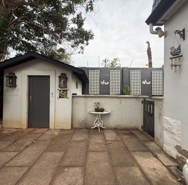 Prime Student Accommodation Development Opportunity 2 min from University of KZN – Manor Gardens / Glenwood, Durban