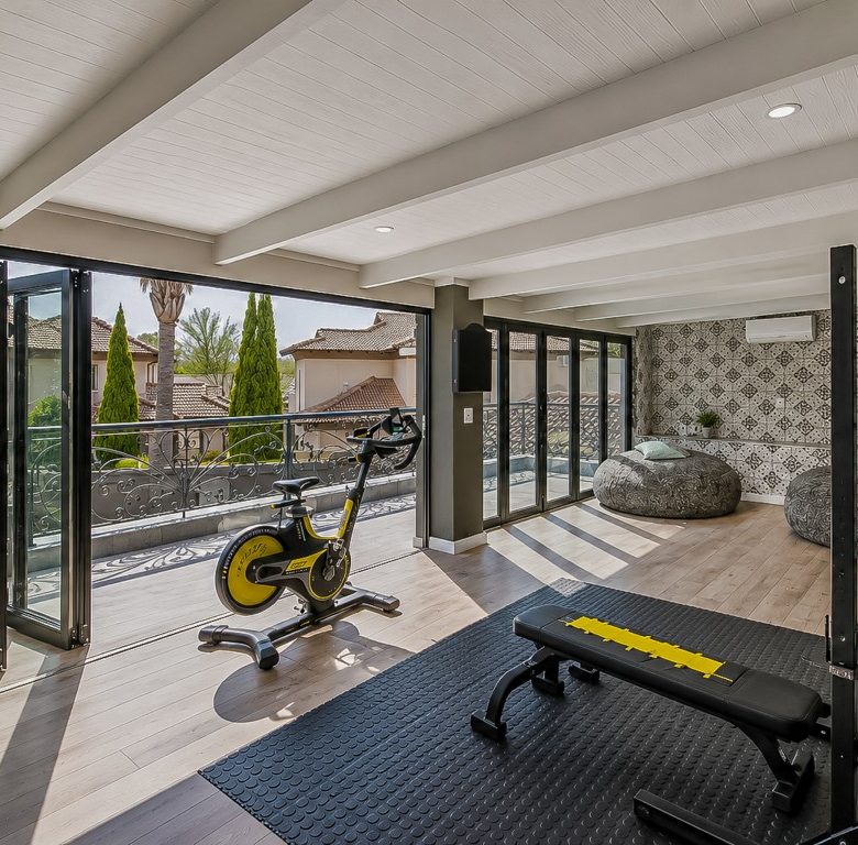 Lakefield, Benoni | 5 Bedroom Luxury Full-Title Home