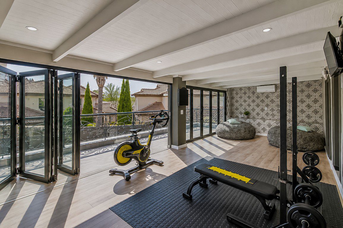Lakefield, Benoni | 5 Bedroom Luxury Full-Title Home