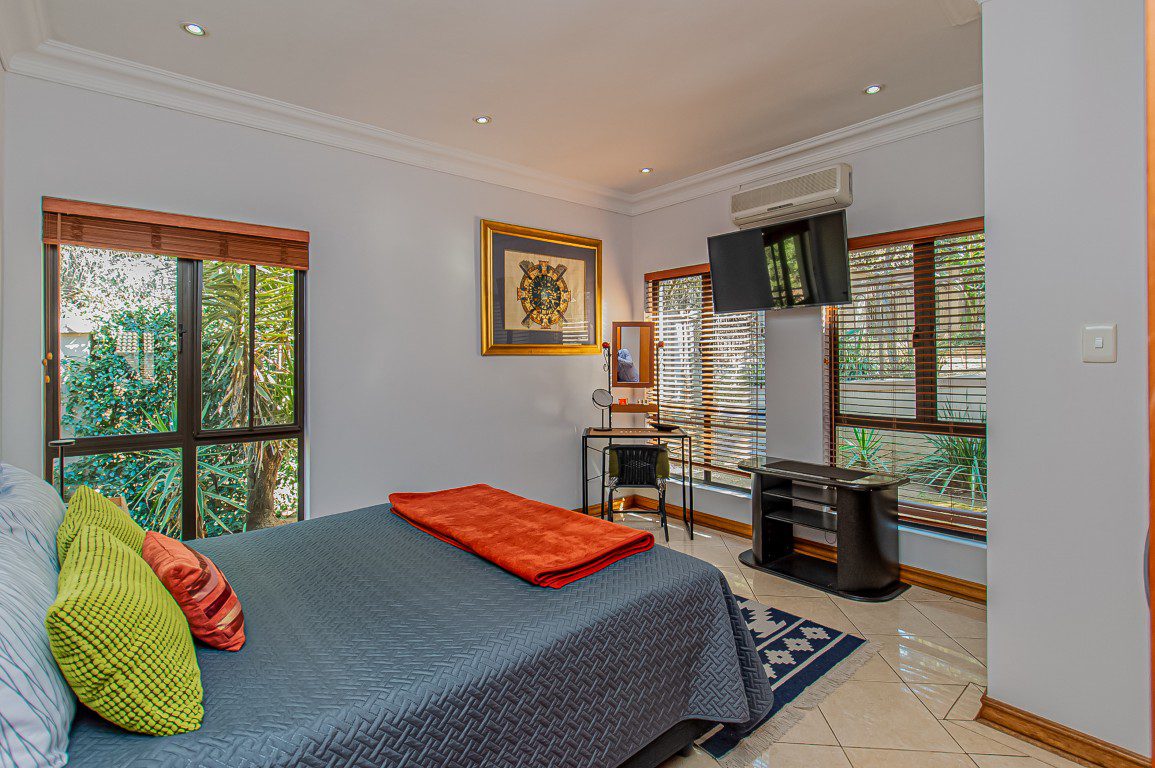 Hartbeespoort | Luxury 3-Storey 5-Bedroom Estate Home