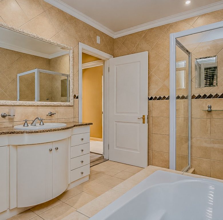 Hartbeespoort | Prestigious 4 Bedroom Golf Estate Home