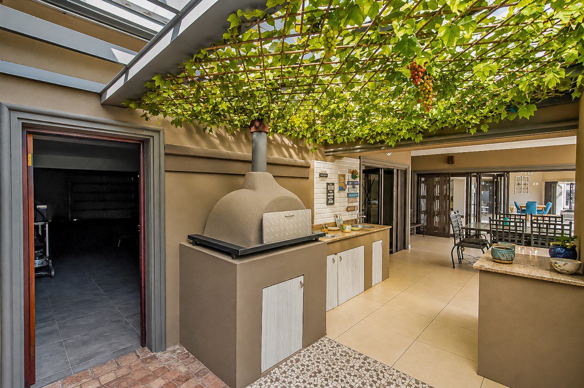 Lakefield, Benoni | 5 Bedroom Luxury Full-Title Home