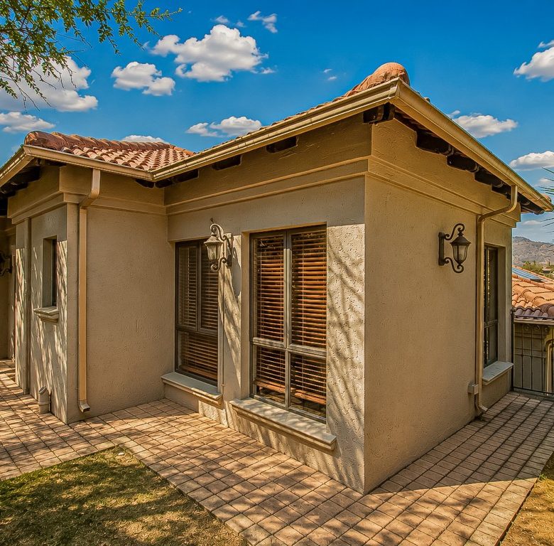 Hartbeespoort | Luxury 3-Storey 5-Bedroom Estate Home