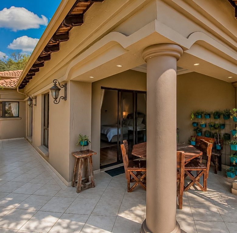 Hartbeespoort | Luxury 3-Storey 5-Bedroom Estate Home