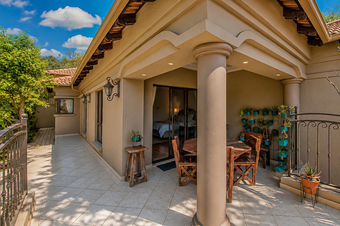 Hartbeespoort | Luxury 3-Storey 5-Bedroom Estate Home
