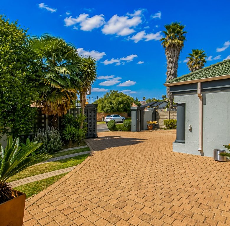 Edenvale | 5 Bedroom Double Storey Home with 3 Flatlets