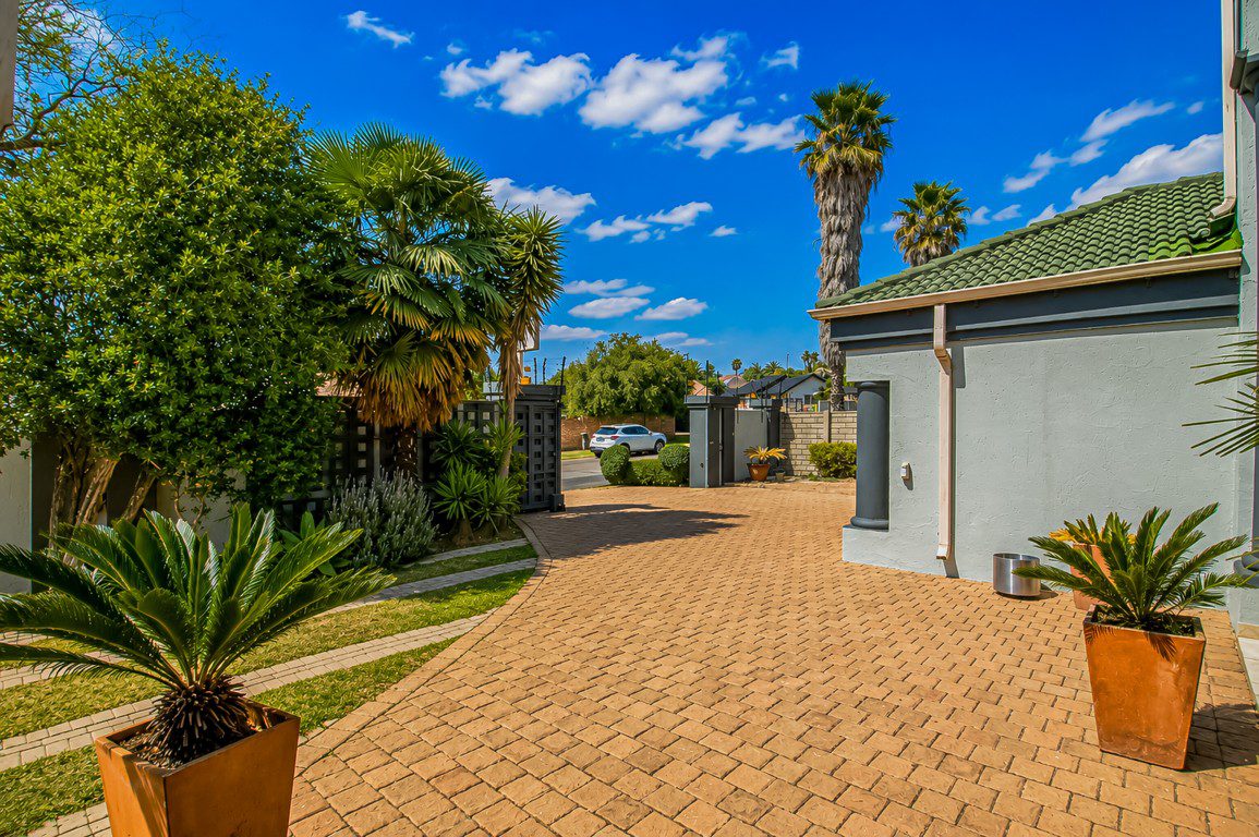 Edenvale | 5 Bedroom Double Storey Home with 3 Flatlets