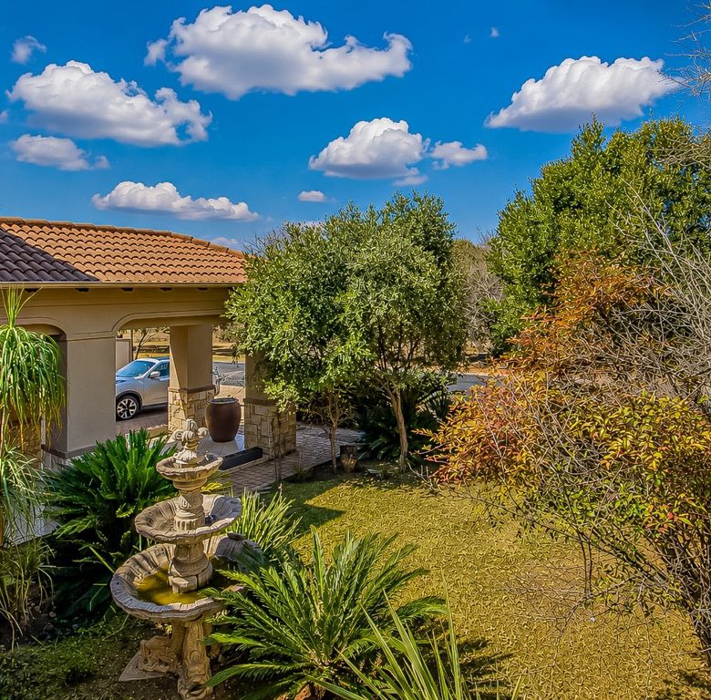 Hartbeespoort | Luxury 3-Storey 5-Bedroom Estate Home